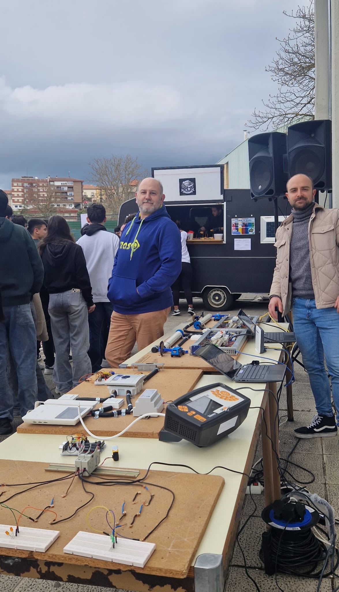 25_26_DEPARTAMENTO DE ELECTRICIDAD_feriaFP